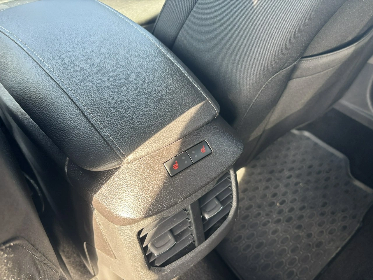 Ford Mondeo - Zdjęcie 37