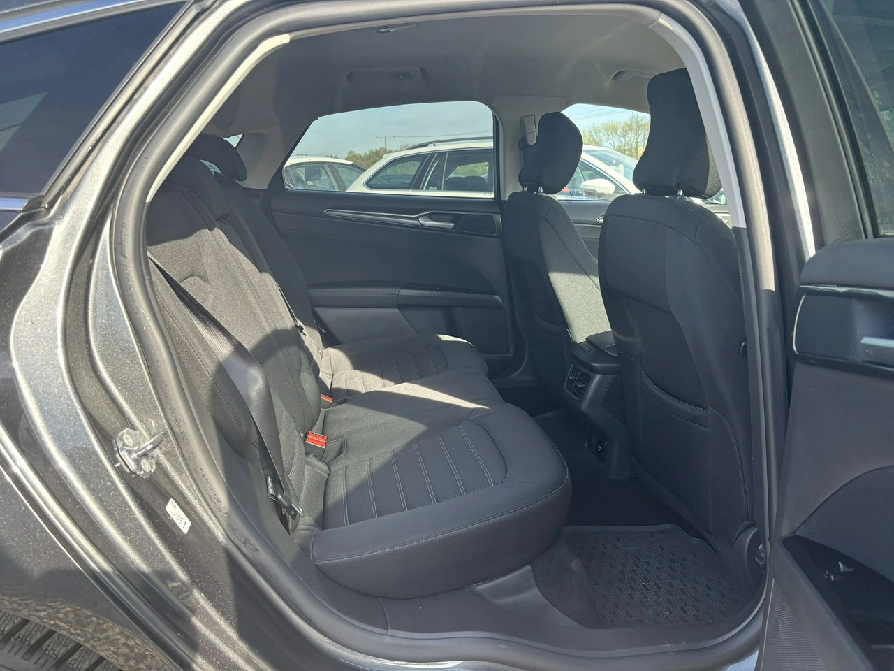 Ford Mondeo - Zdjęcie 40