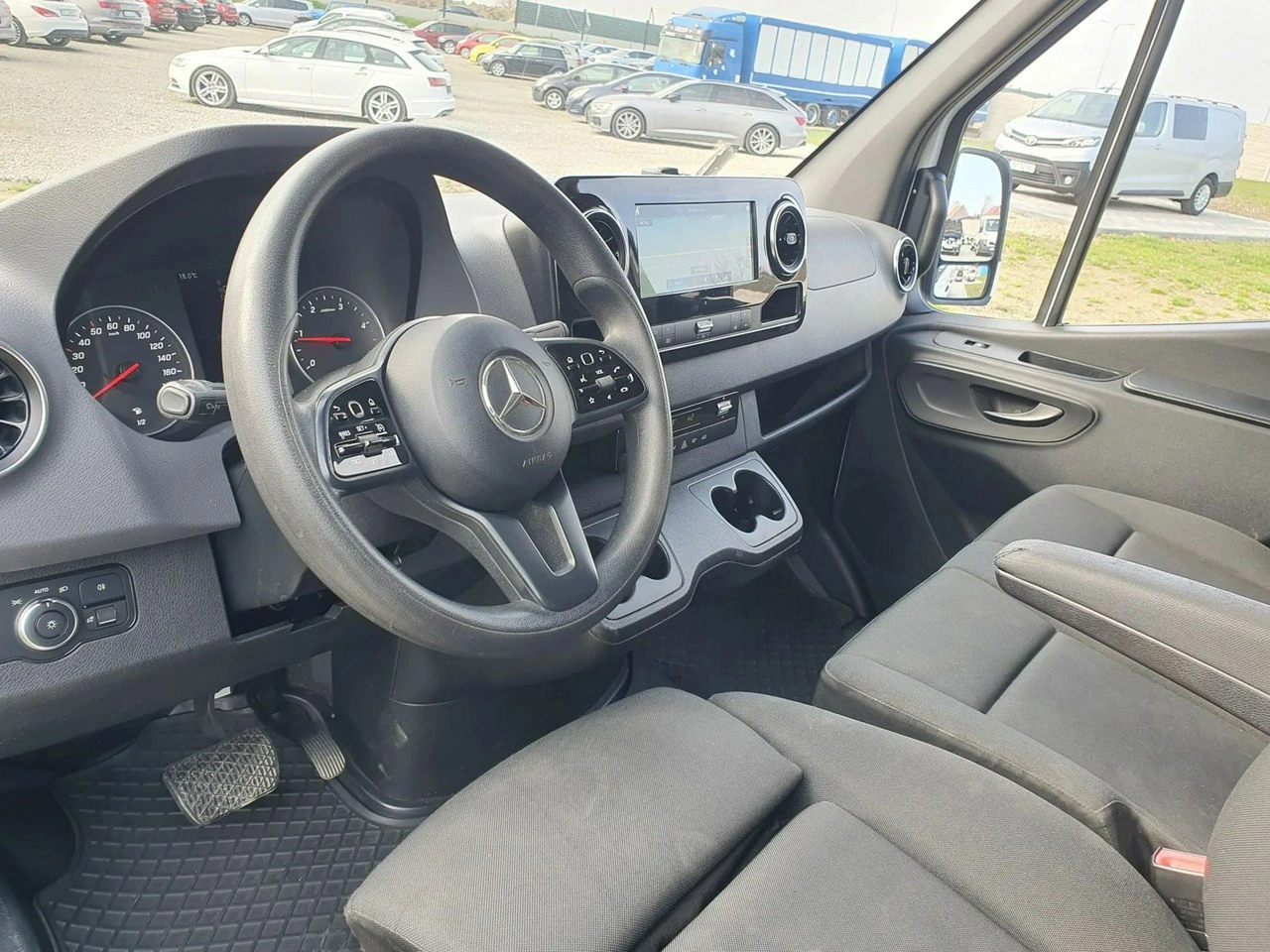 Mercedes Sprinter - Zdjęcie 19