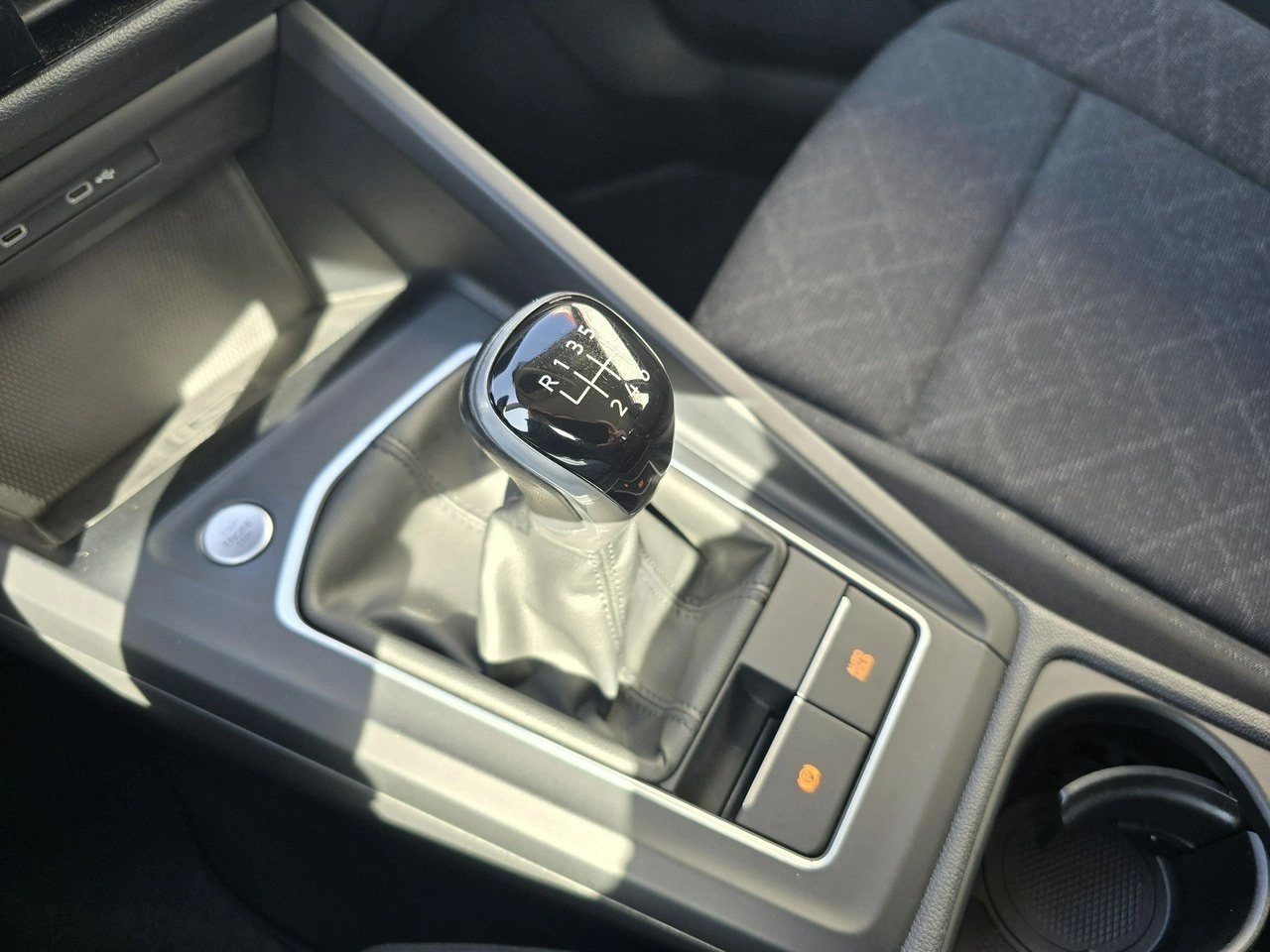 Volkswagen Golf - Zdjęcie 27