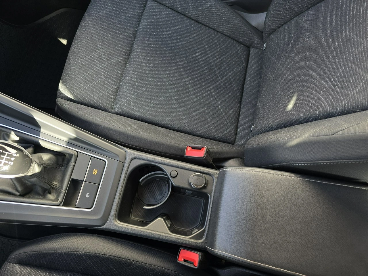 Volkswagen Golf - Zdjęcie 28