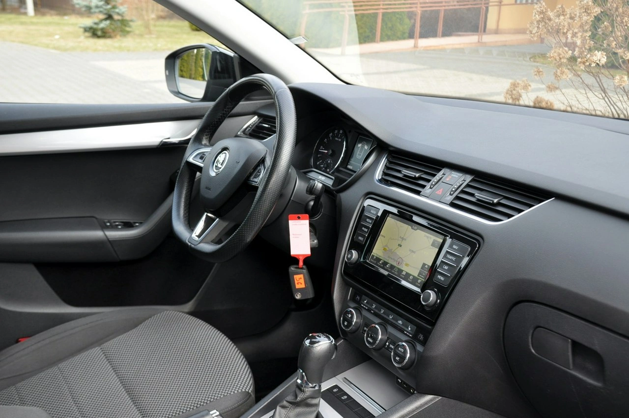 Skoda Octavia - Zdjęcie 17