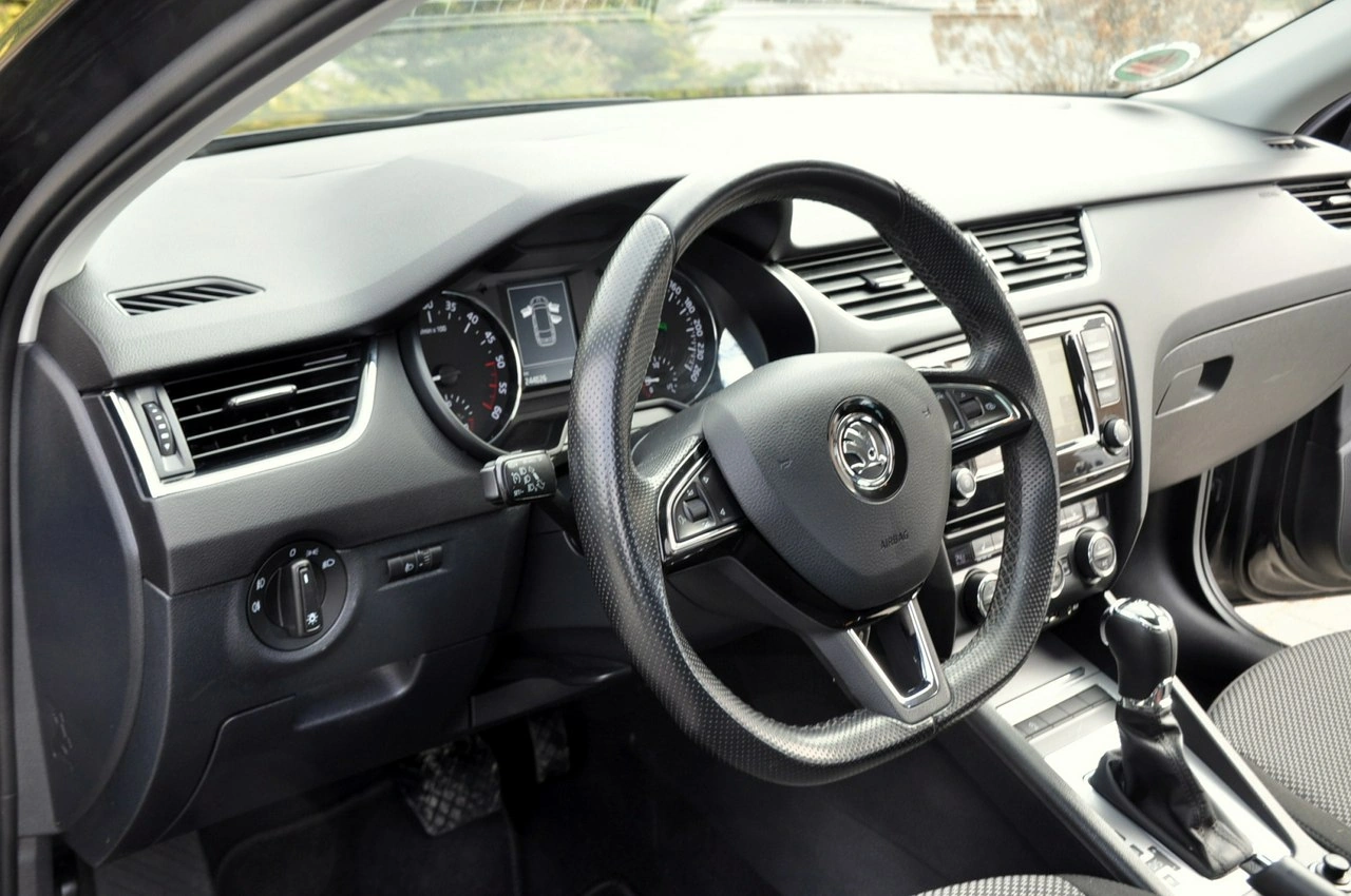 Skoda Octavia - Zdjęcie 21
