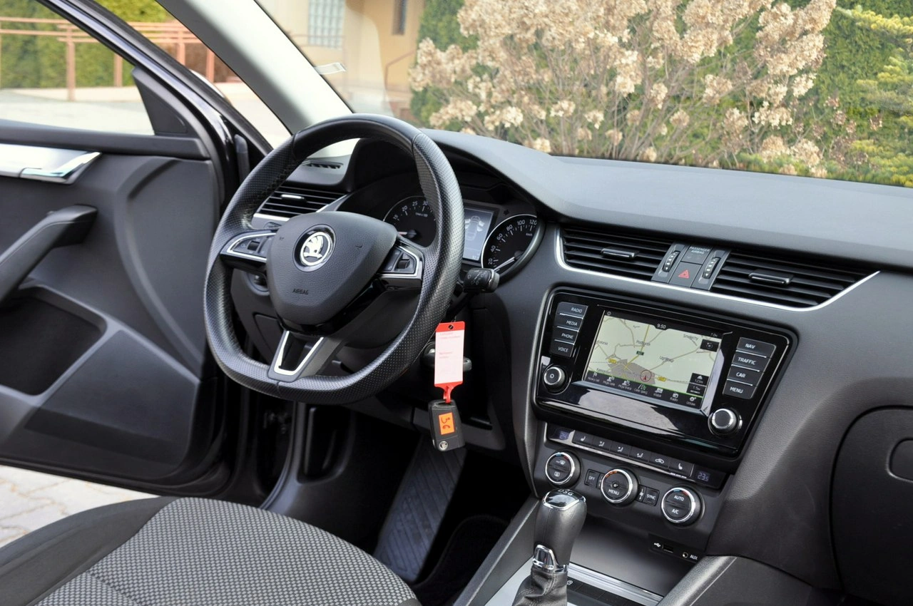 Skoda Octavia - Zdjęcie 24