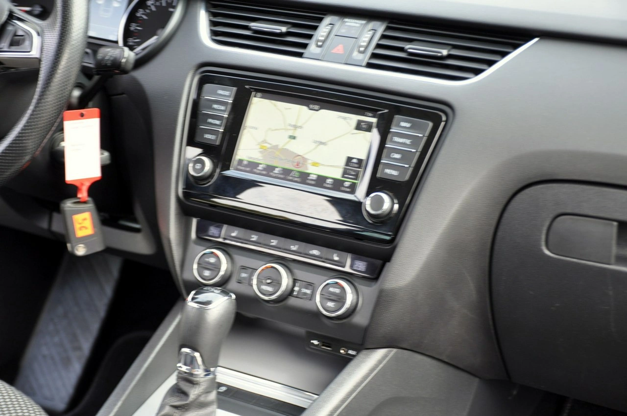 Skoda Octavia - Zdjęcie 25