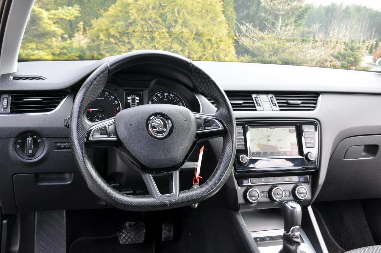 Skoda Octavia - Zdjęcie 28