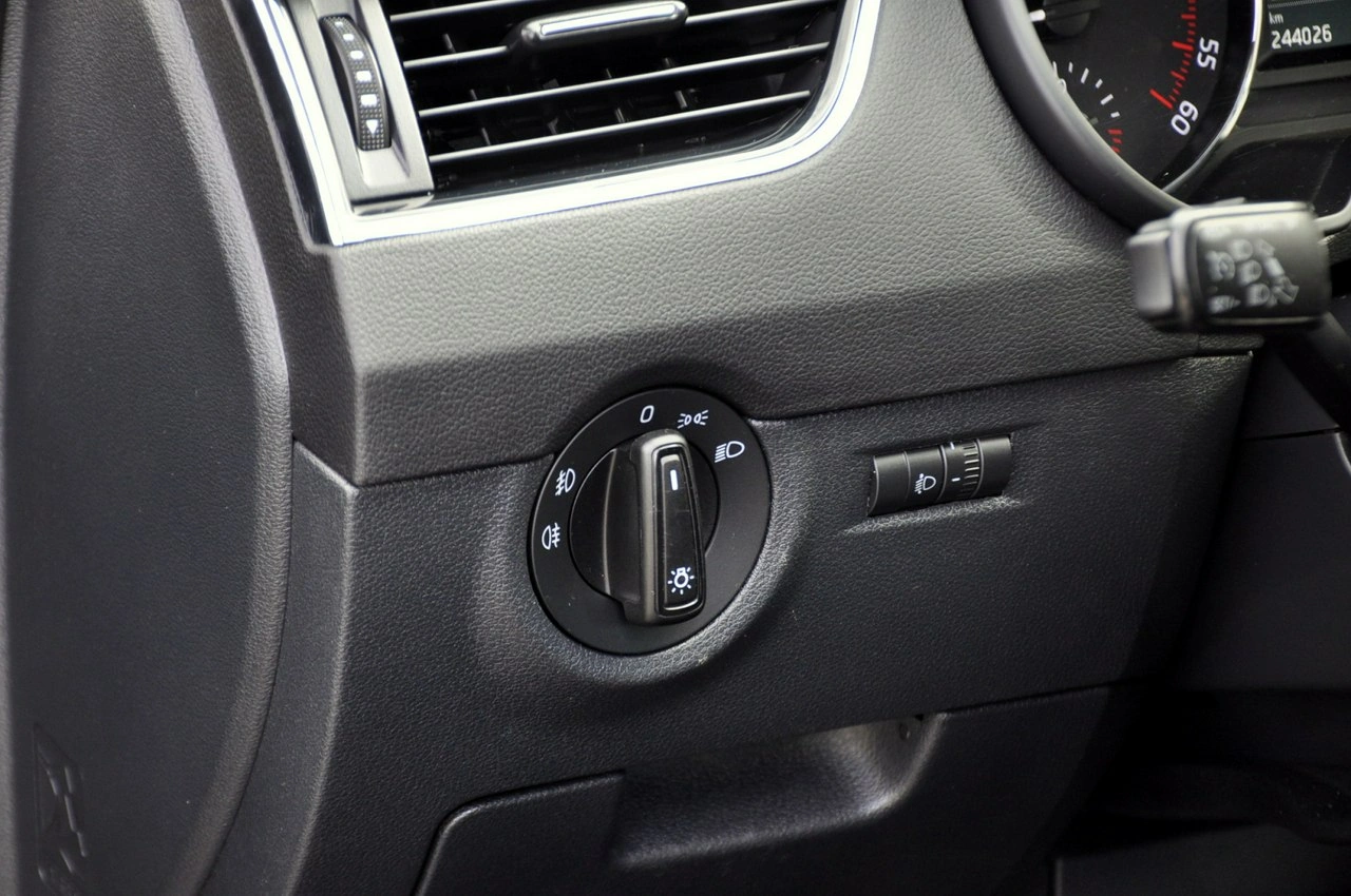 Skoda Octavia - Zdjęcie 35