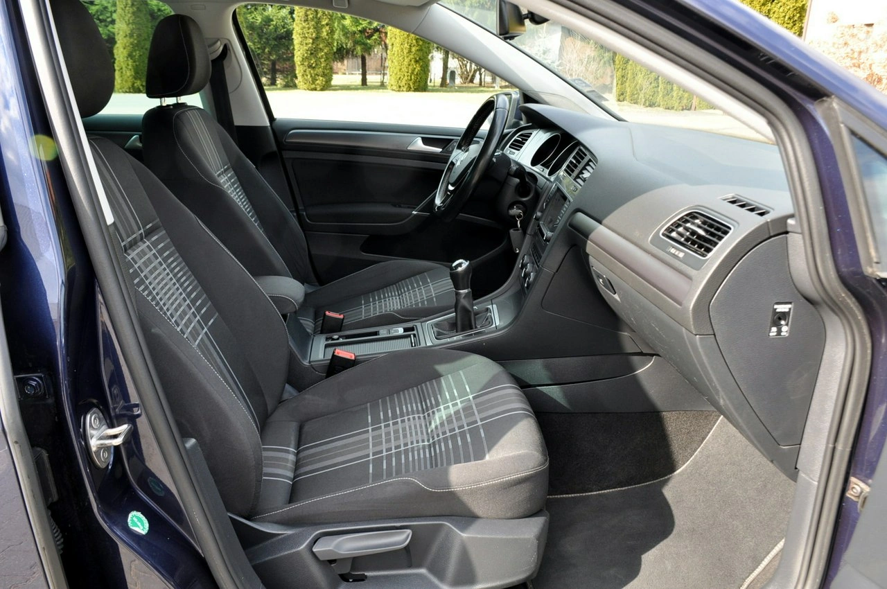 Volkswagen Golf - Zdjęcie 16