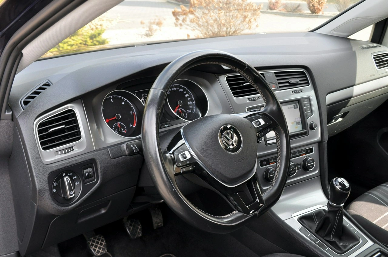 Volkswagen Golf - Zdjęcie 22