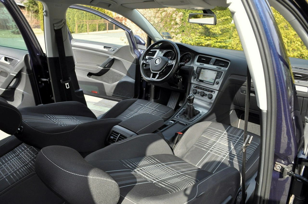 Volkswagen Golf - Zdjęcie 23