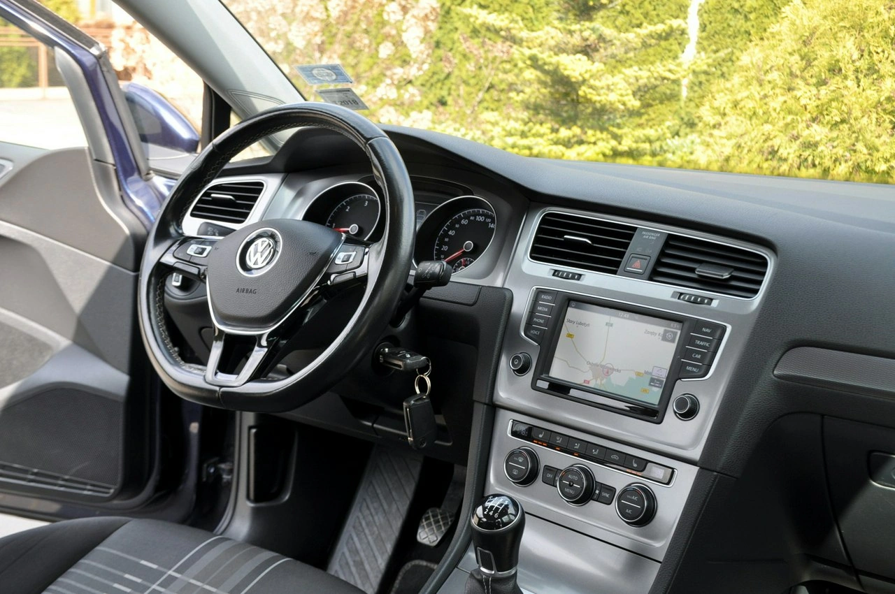Volkswagen Golf - Zdjęcie 25