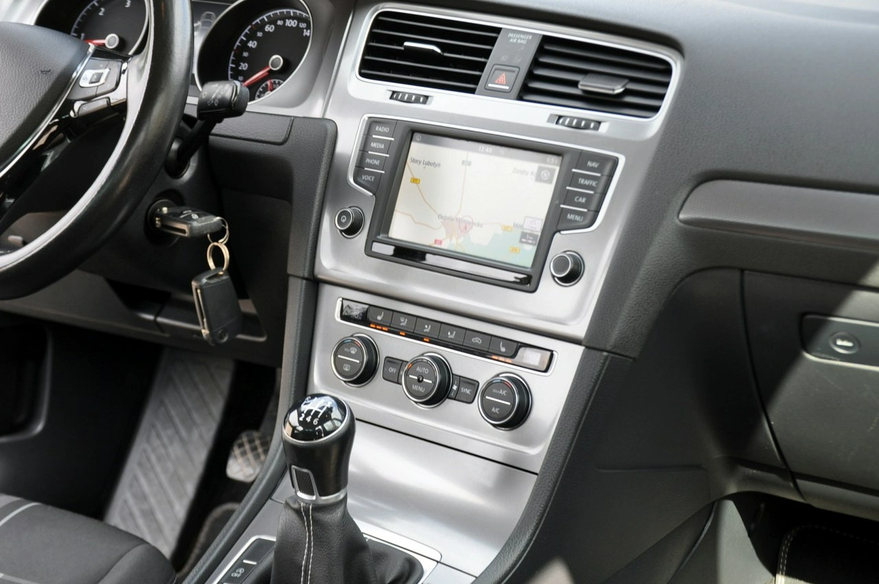 Volkswagen Golf - Zdjęcie 26