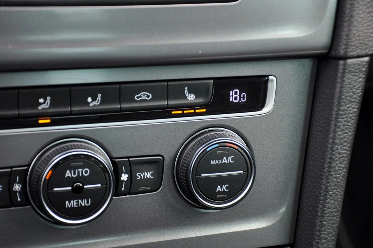 Volkswagen Golf - Zdjęcie 33