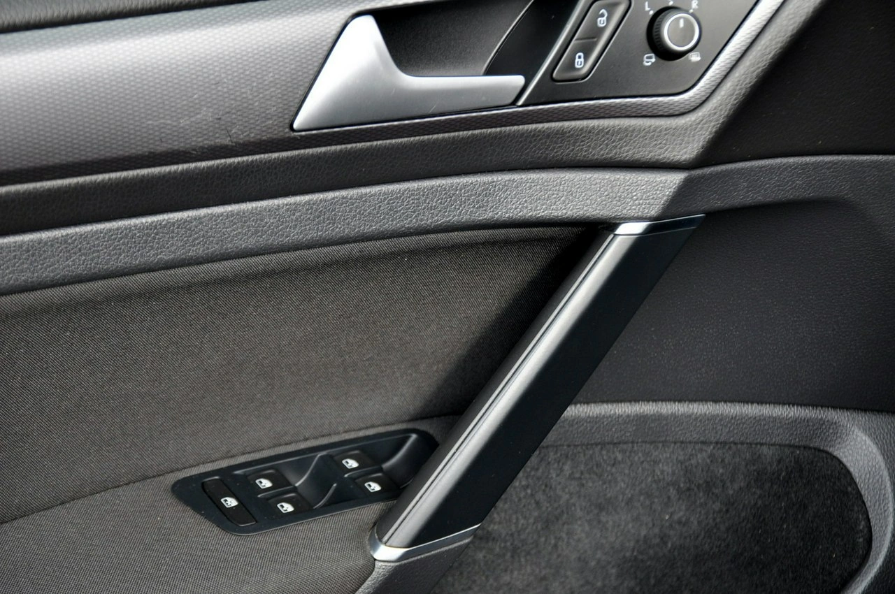 Volkswagen Golf - Zdjęcie 35