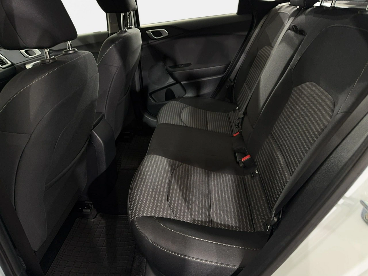 Kia Ceed - Zdjęcie 10