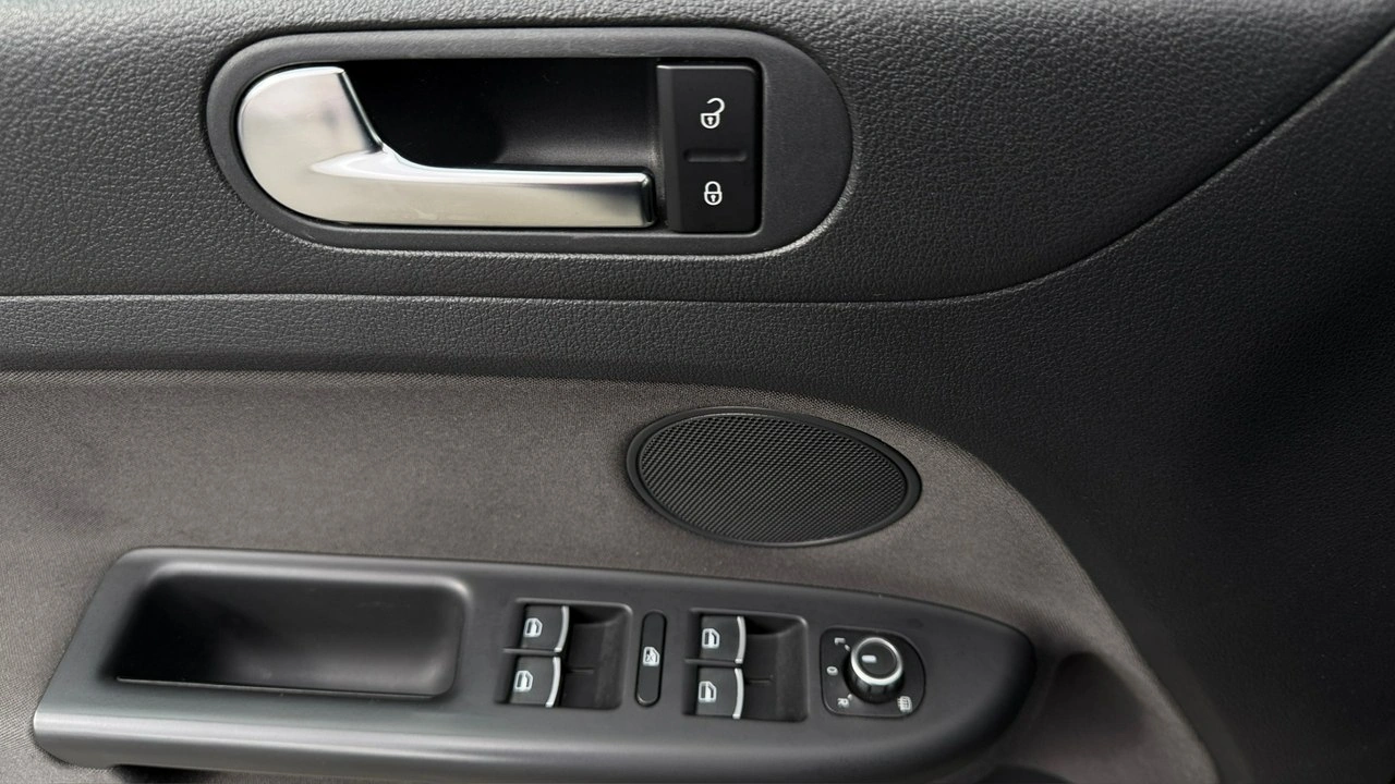 Volkswagen Golf Plus - Zdjęcie 19