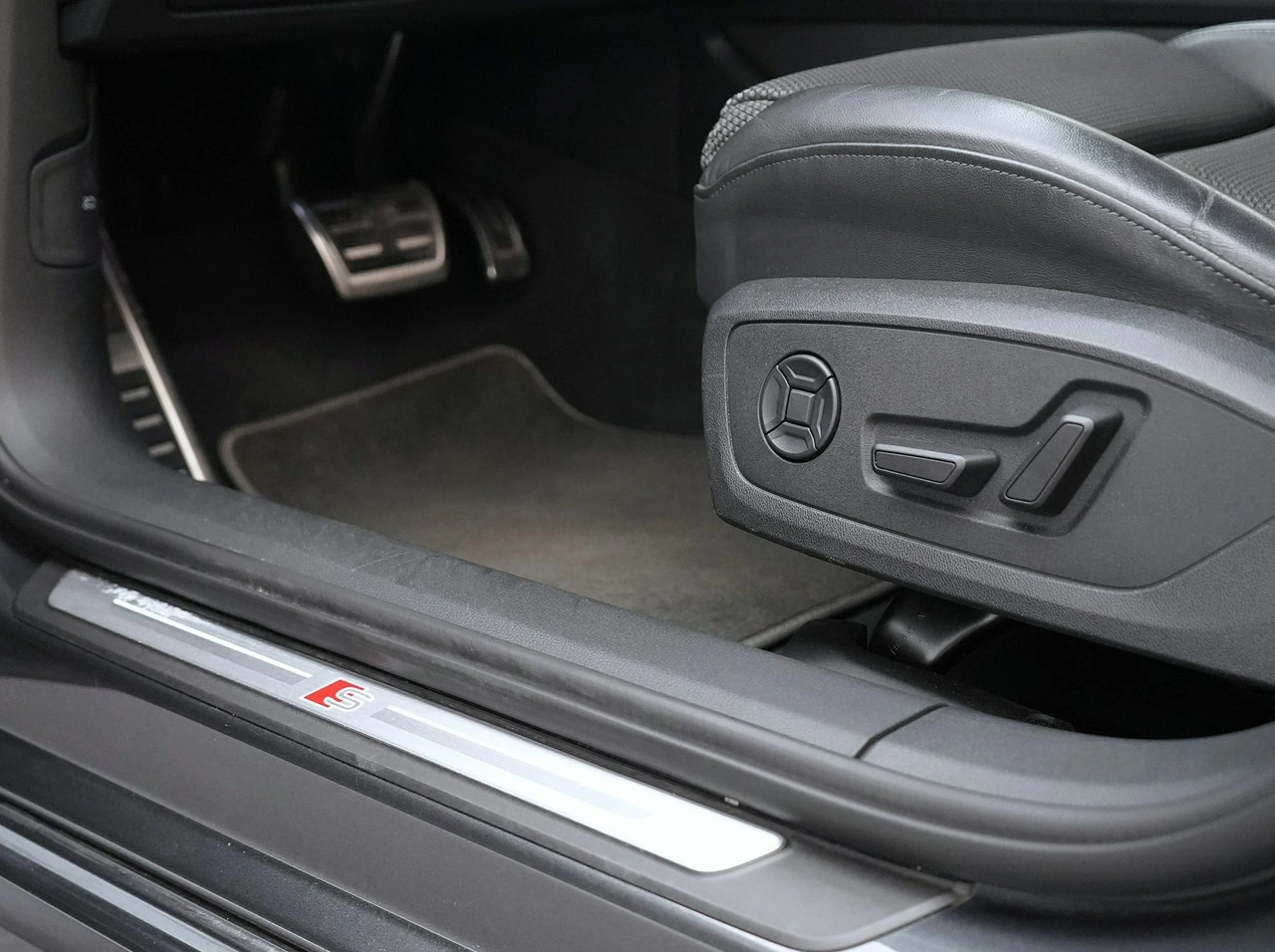 Audi A6 - Zdjęcie 11