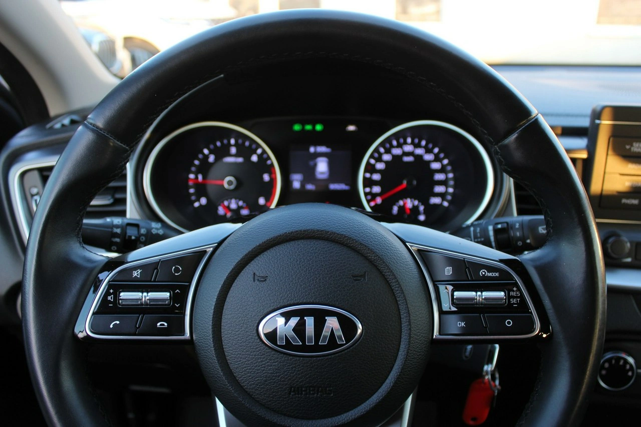 Kia Ceed - Zdjęcie 8