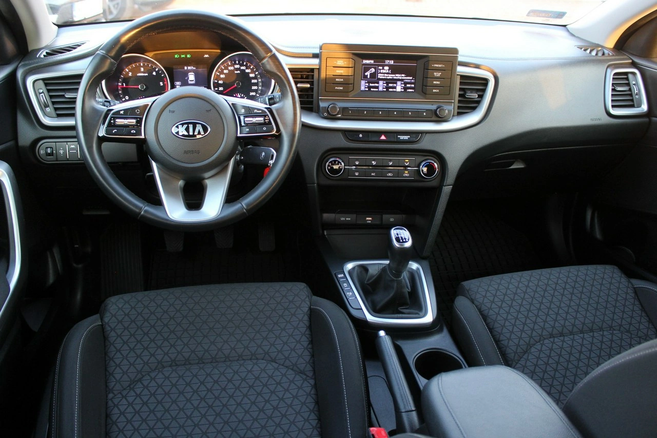 Kia Ceed - Zdjęcie 10