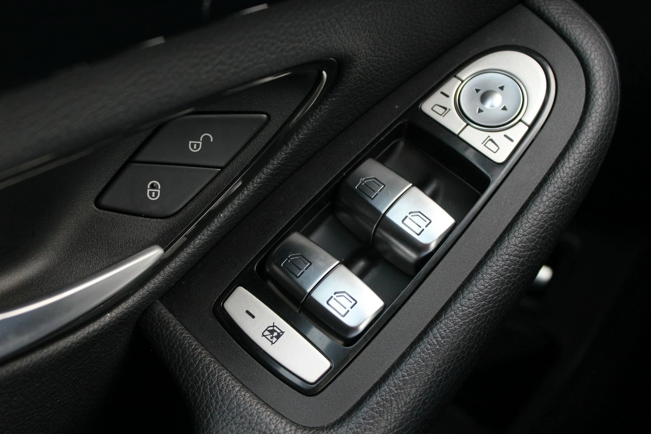 Mercedes C 200 - Zdjęcie 19