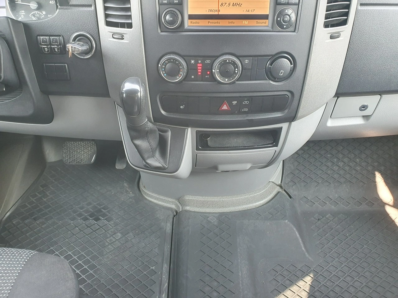 Mercedes Sprinter - Zdjęcie 21