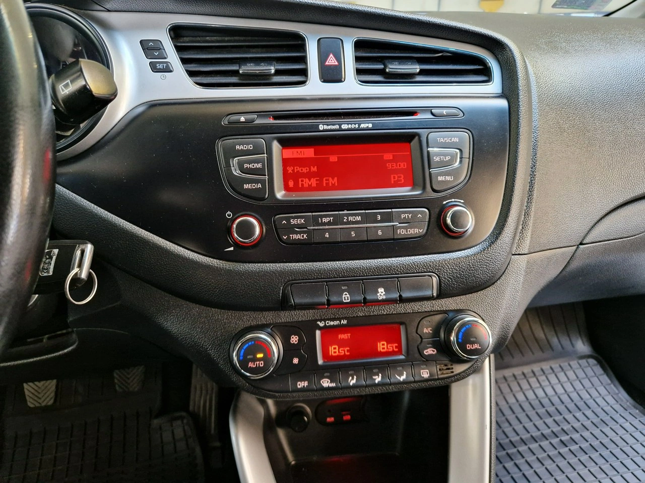 Kia Ceed - Zdjęcie 14