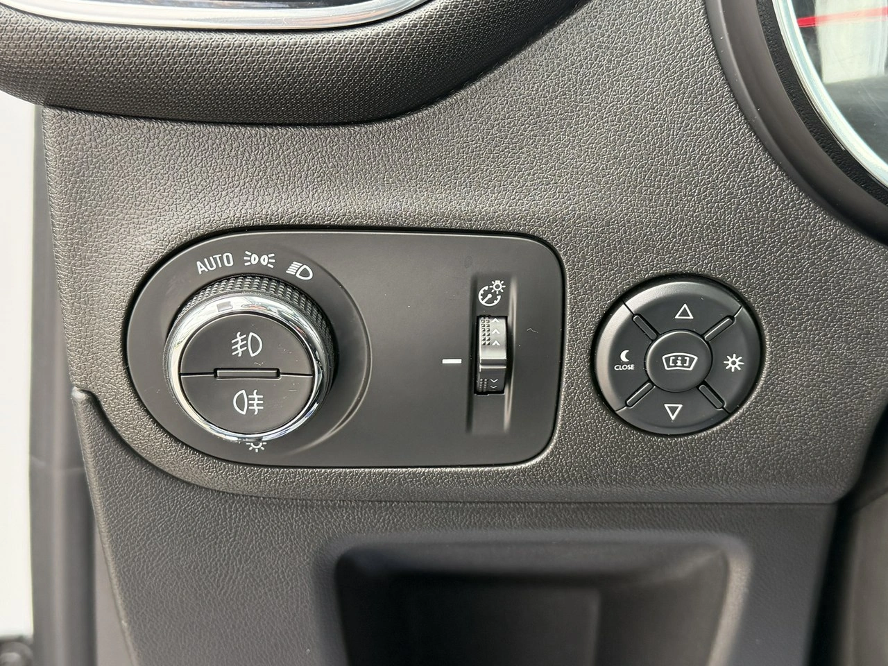 Opel Crossland X - Zdjęcie 16