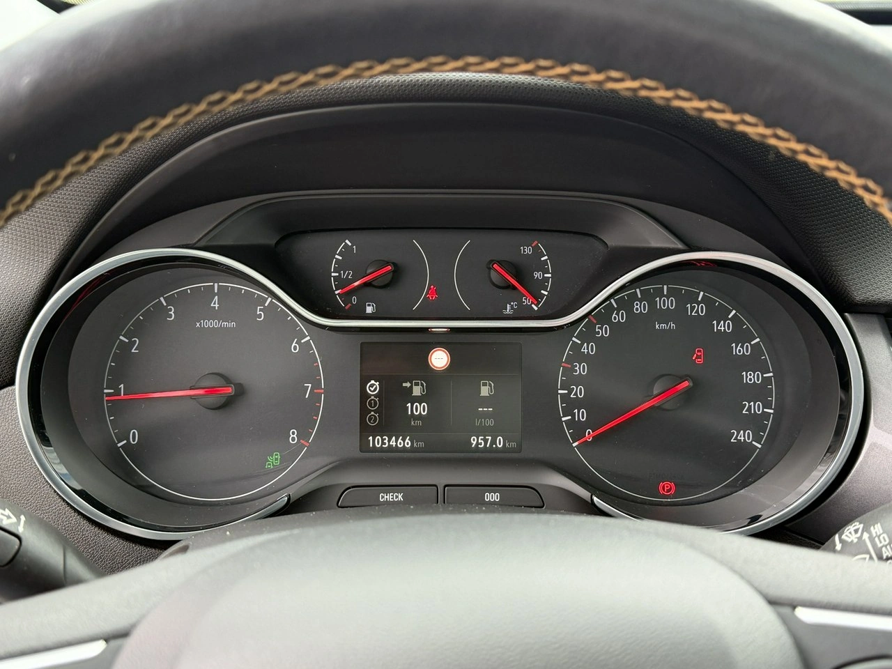 Opel Crossland X - Zdjęcie 29