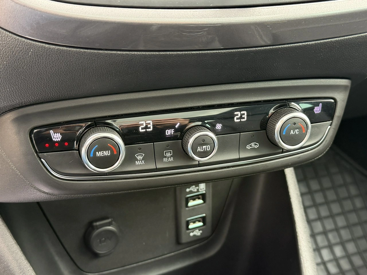 Opel Crossland X - Zdjęcie 26