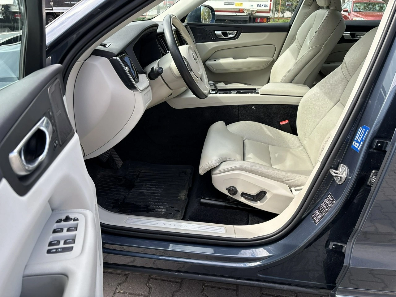 Volvo XC 60 - Zdjęcie 10