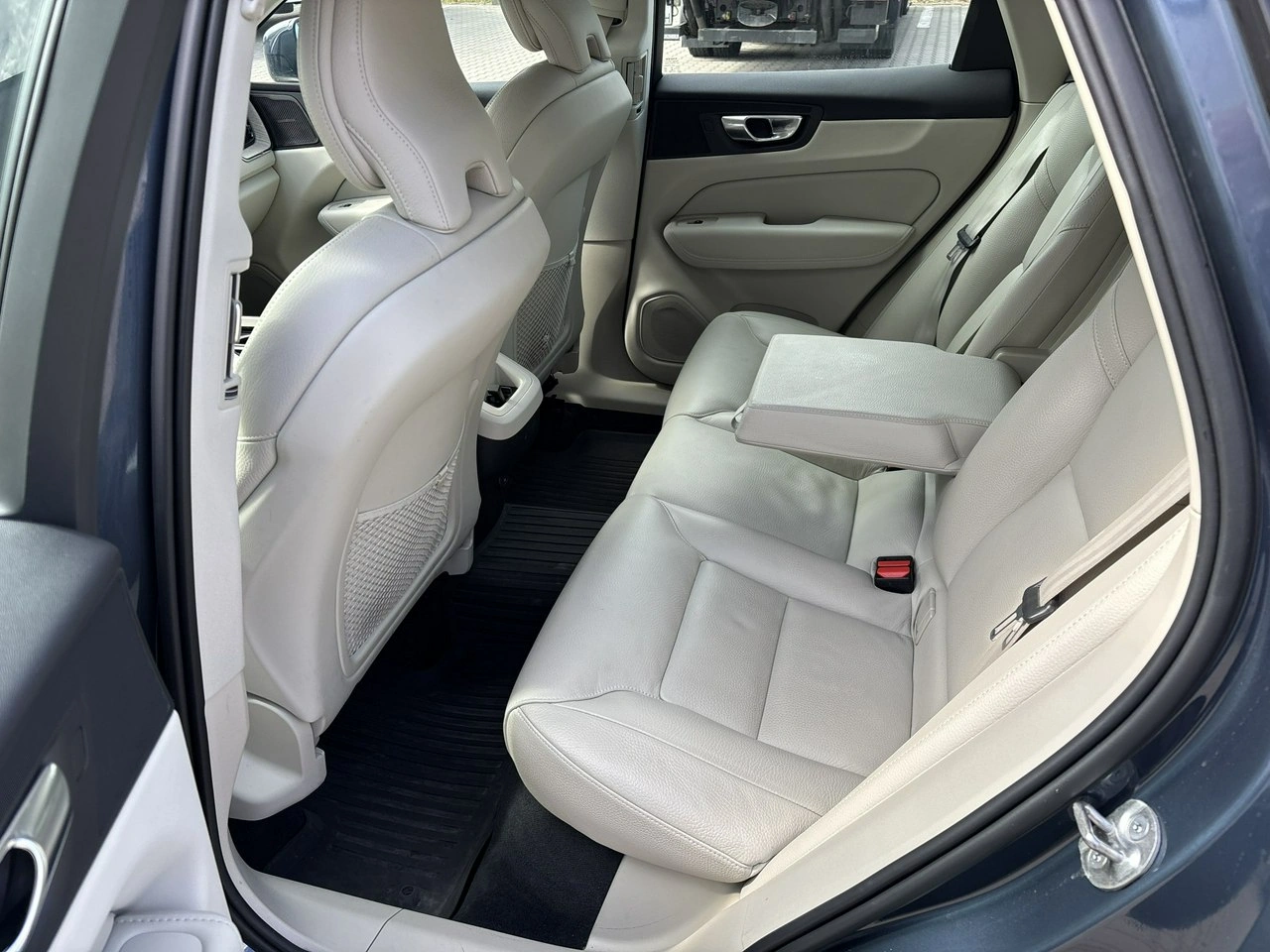 Volvo XC 60 - Zdjęcie 11