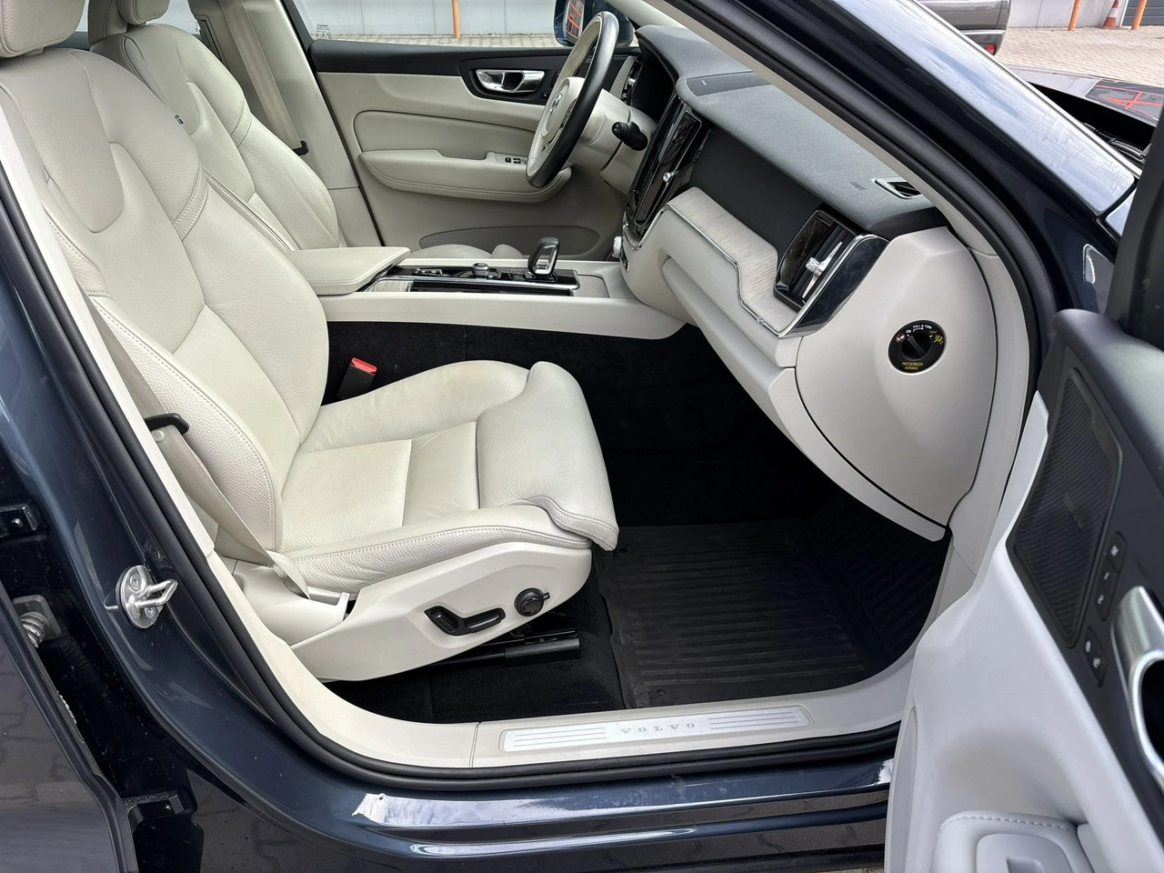 Volvo XC 60 - Zdjęcie 18