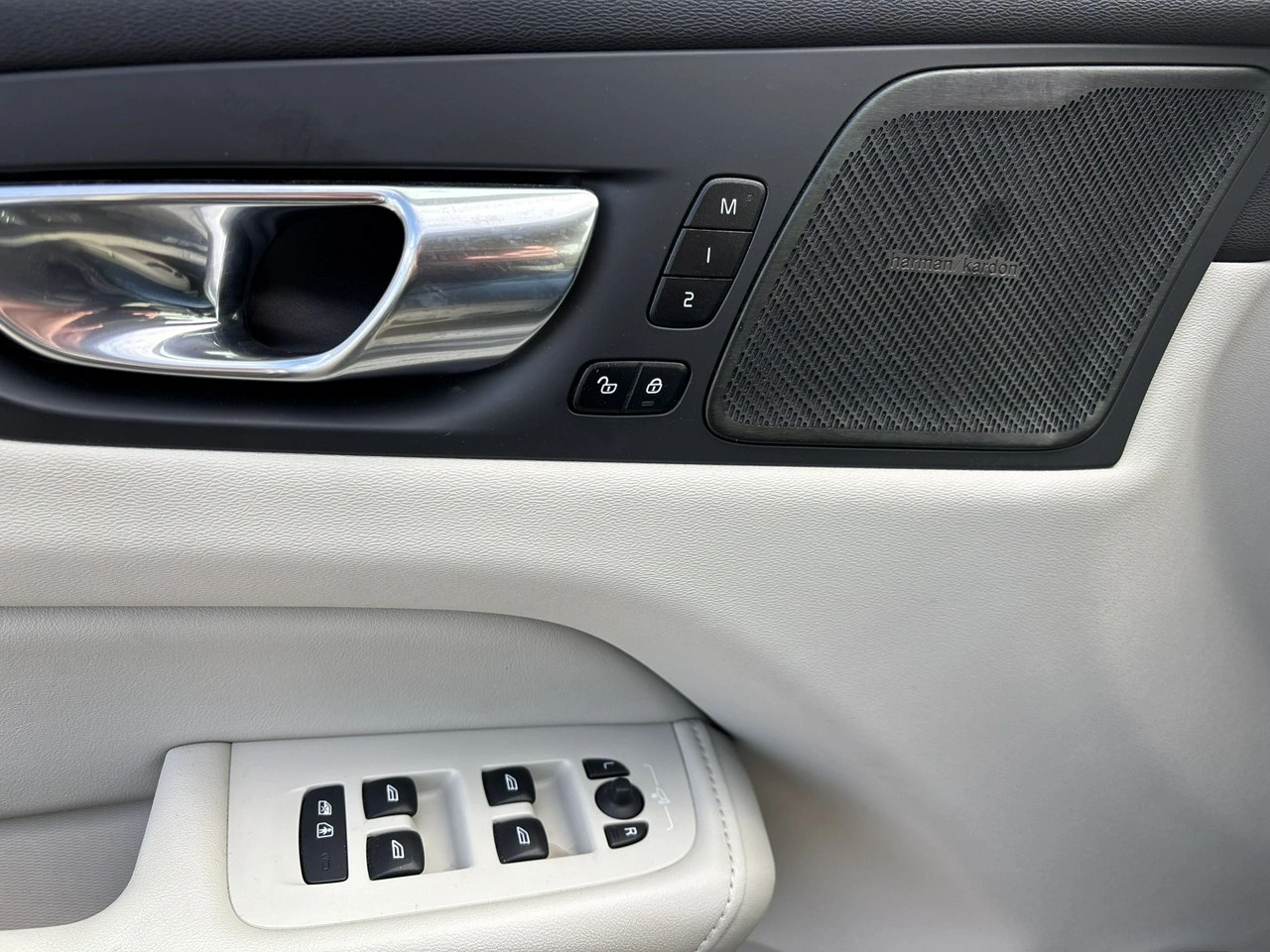 Volvo XC 60 - Zdjęcie 20