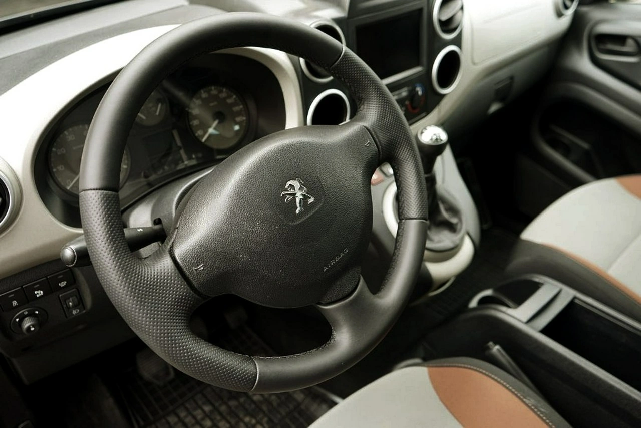 Peugeot Partner - Zdjęcie 19