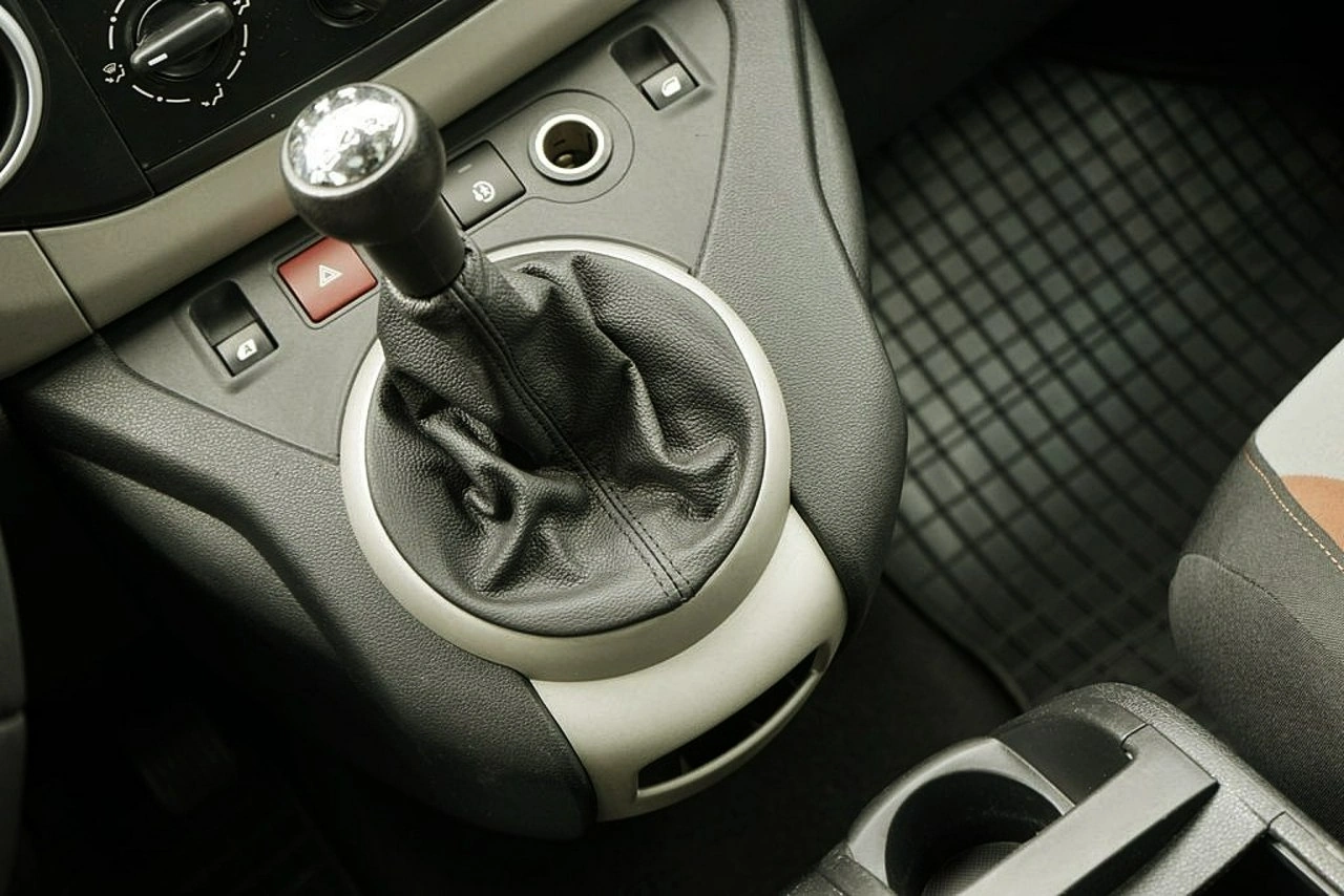 Peugeot Partner - Zdjęcie 22