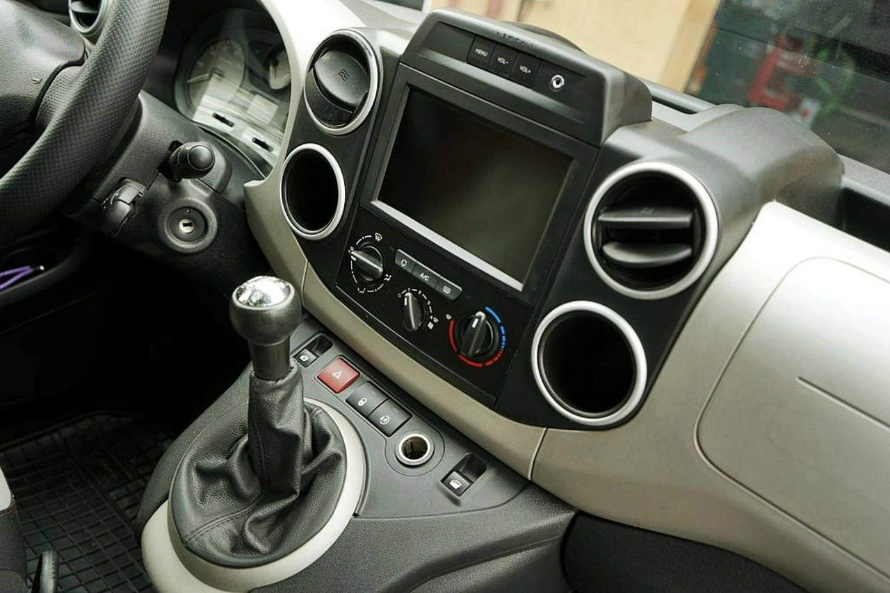 Peugeot Partner - Zdjęcie 23