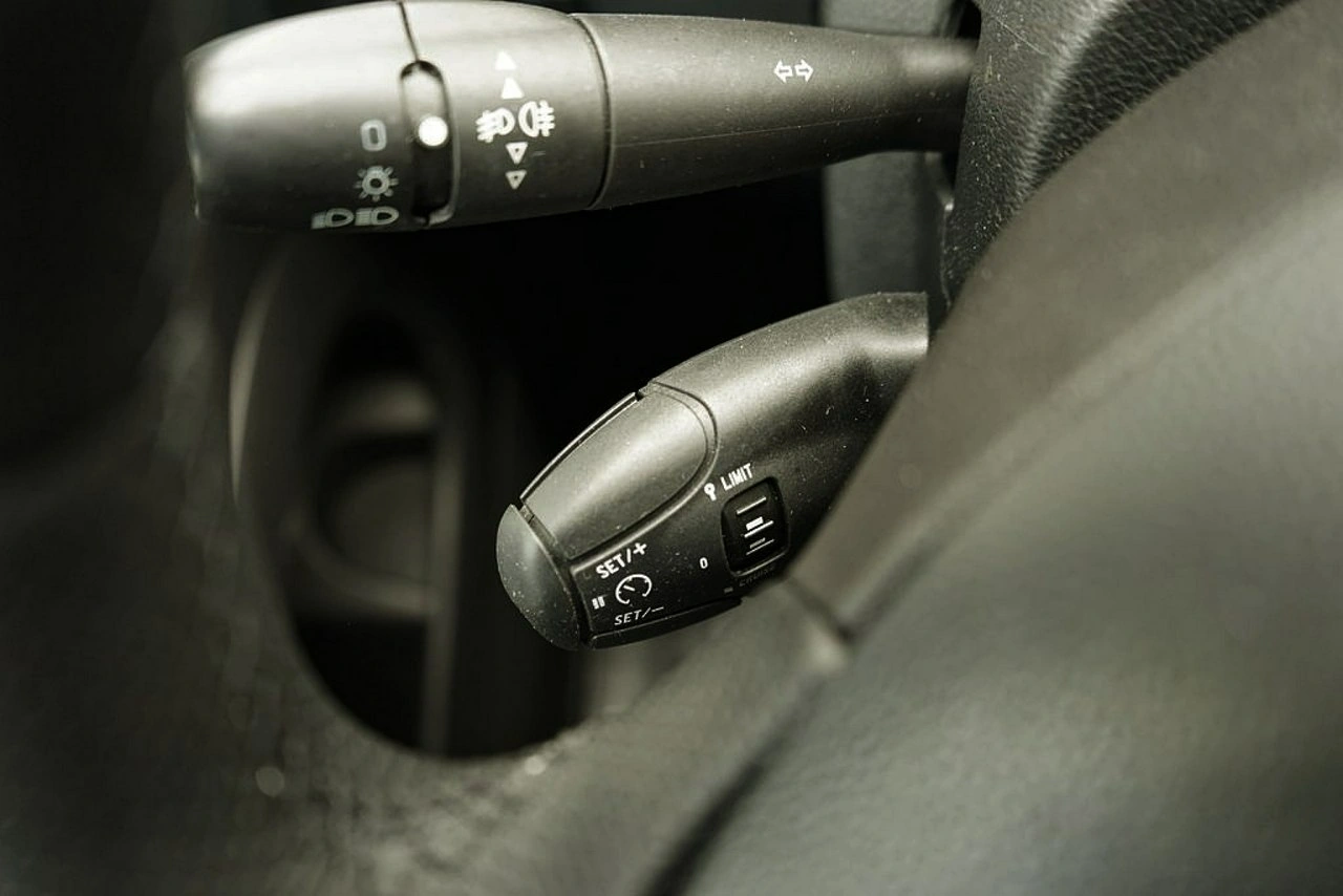 Peugeot Partner - Zdjęcie 25