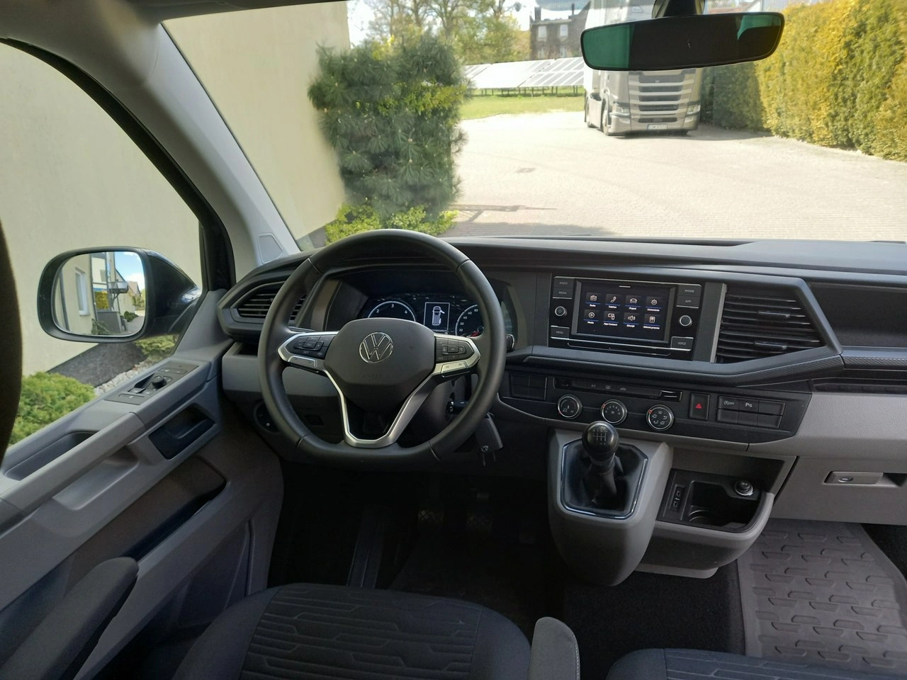 Volkswagen Caravelle - Zdjęcie 22