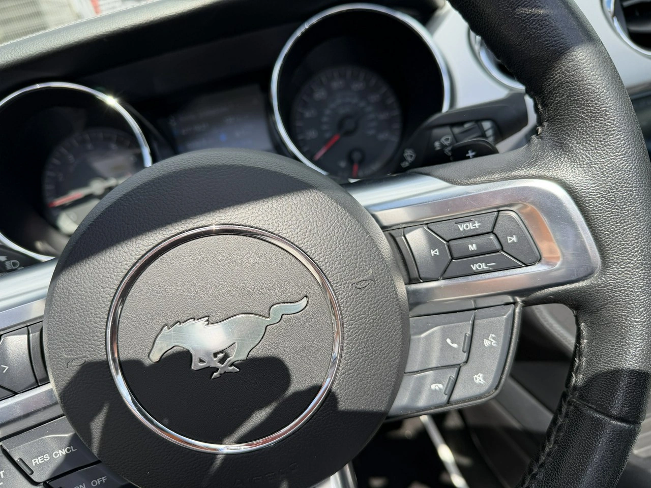 Ford Mustang - Zdjęcie 21