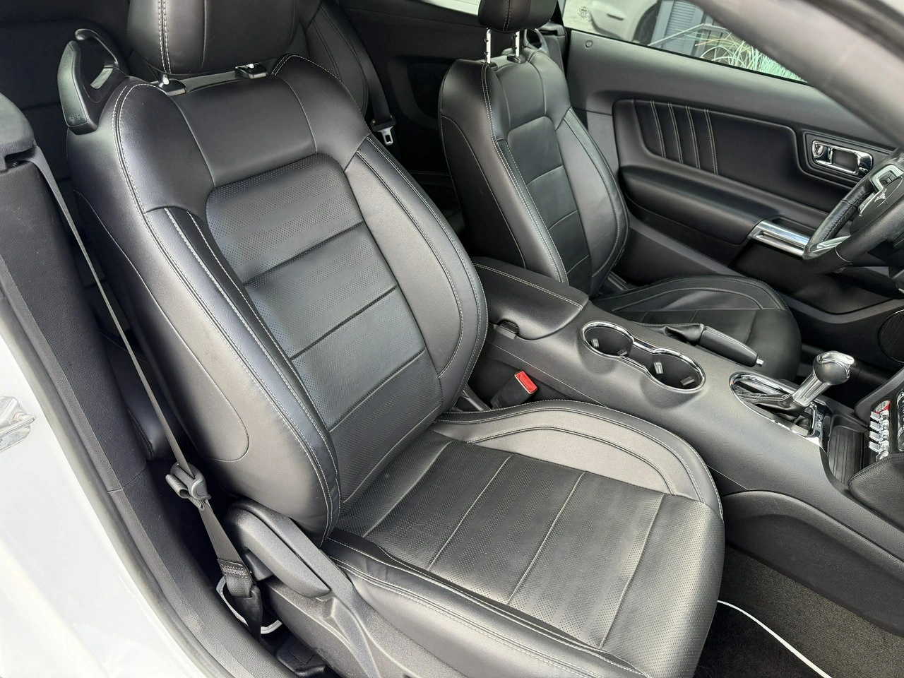 Ford Mustang - Zdjęcie 30