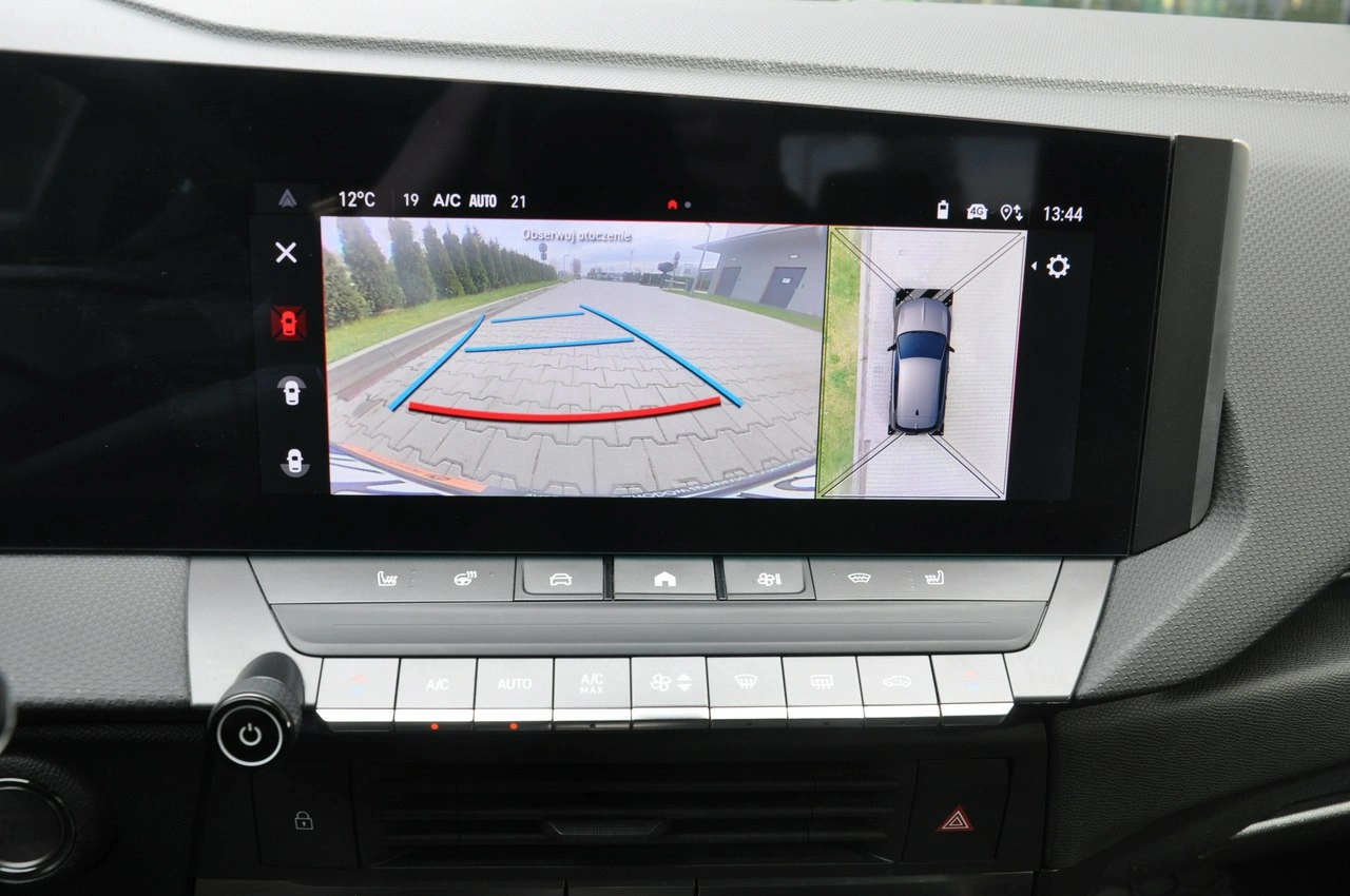 Opel Astra - Zdjęcie 23