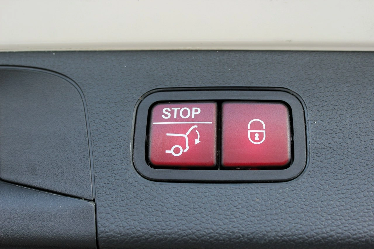 Mercedes GLC 300 - Zdjęcie 19