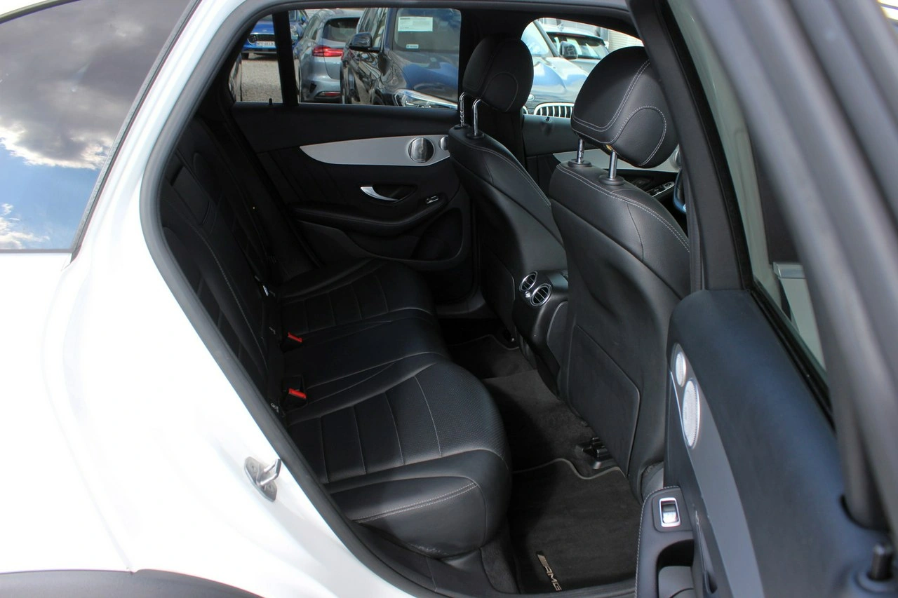 Mercedes GLC 300 - Zdjęcie 9