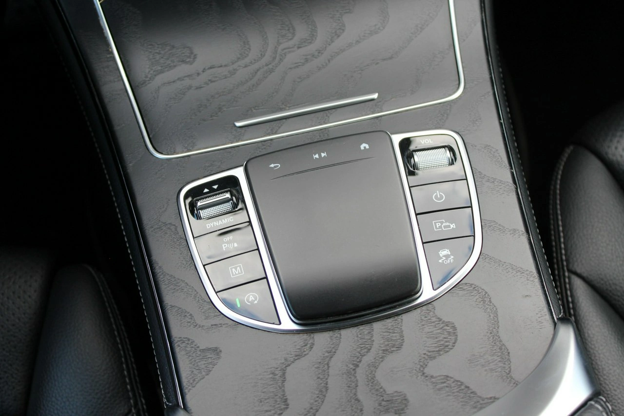Mercedes GLC 300 - Zdjęcie 15