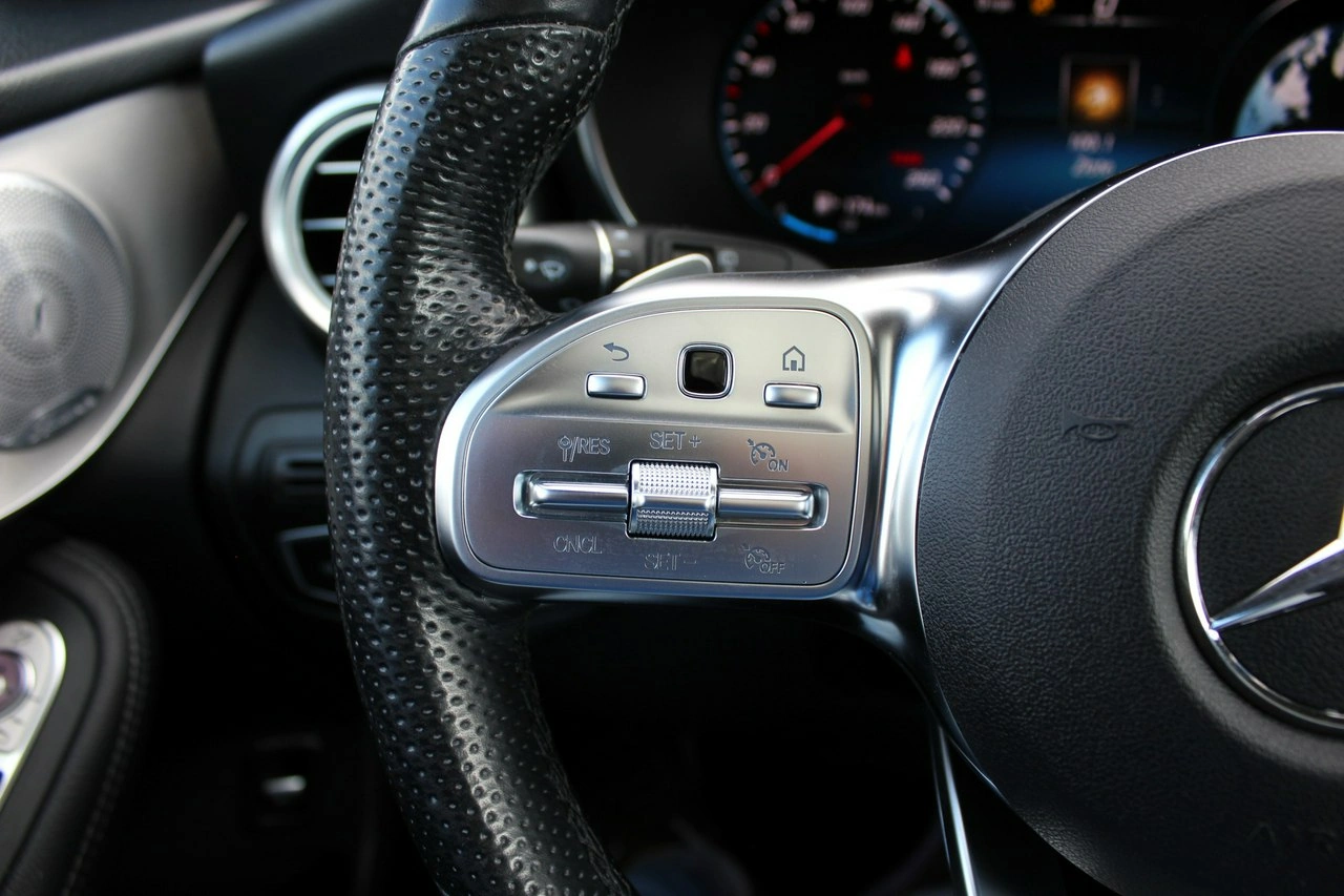 Mercedes GLC 300 - Zdjęcie 18