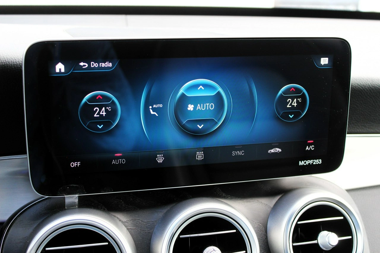 Mercedes GLC 300 - Zdjęcie 32