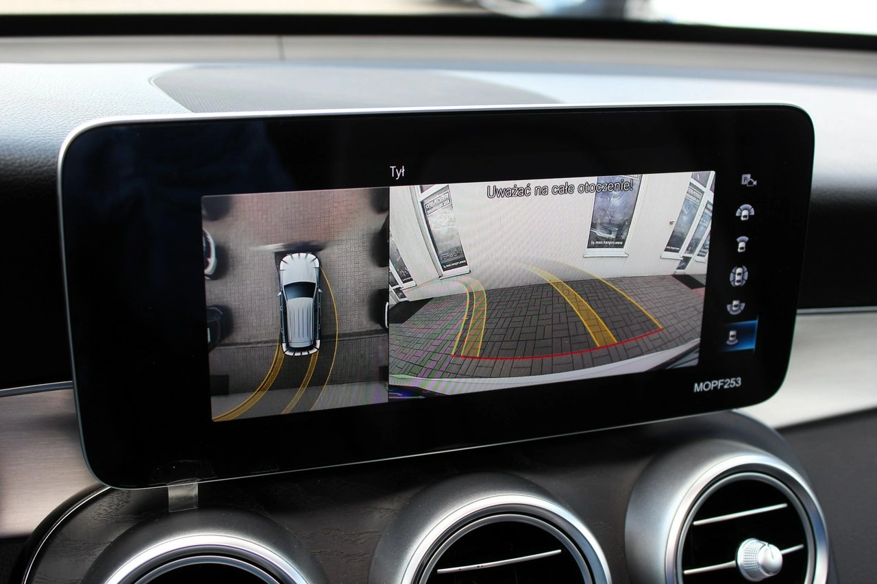 Mercedes GLC 300 - Zdjęcie 13