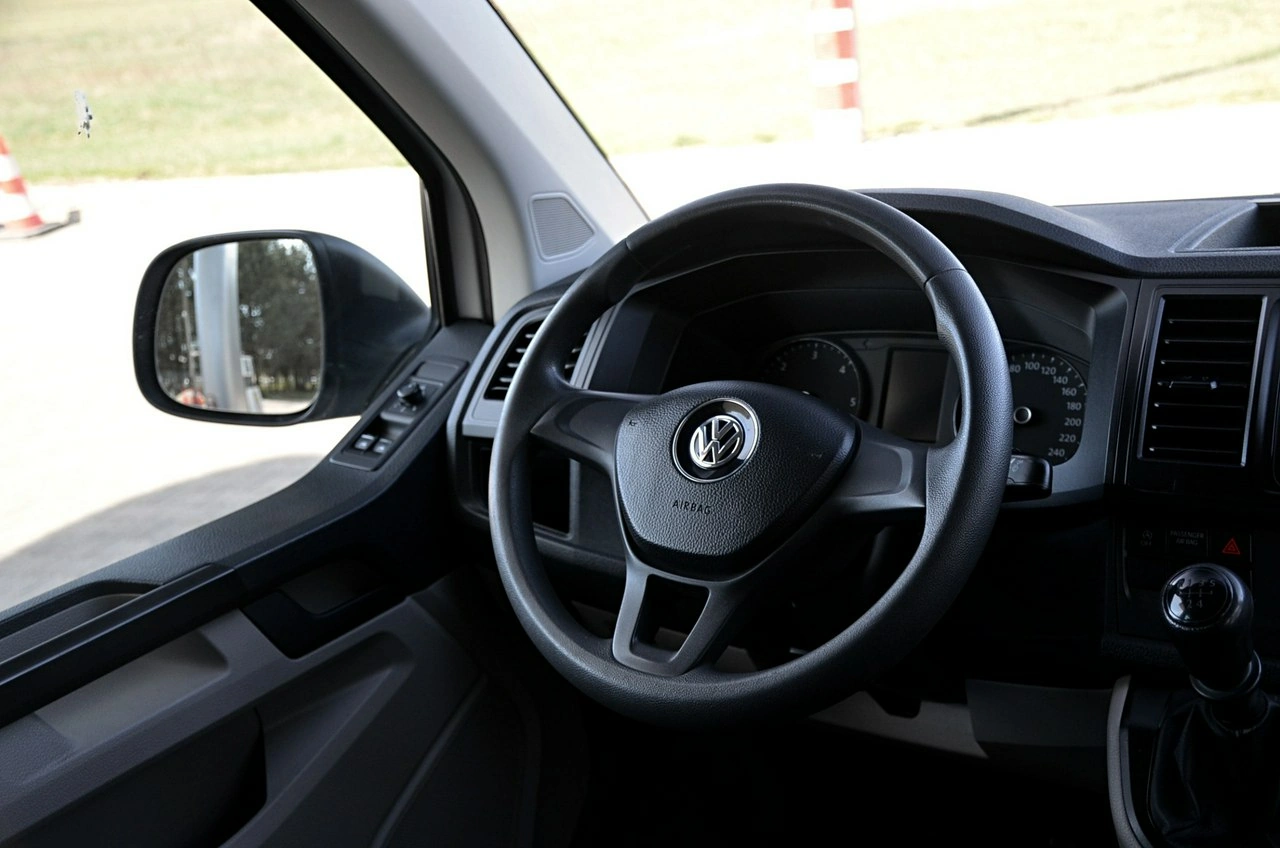 Volkswagen Transporter - Zdjęcie 17