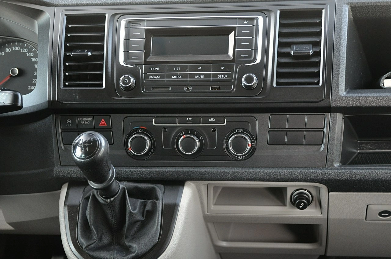 Volkswagen Transporter - Zdjęcie 18