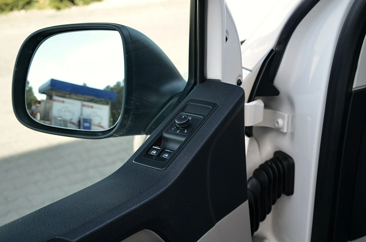 Volkswagen Transporter - Zdjęcie 23